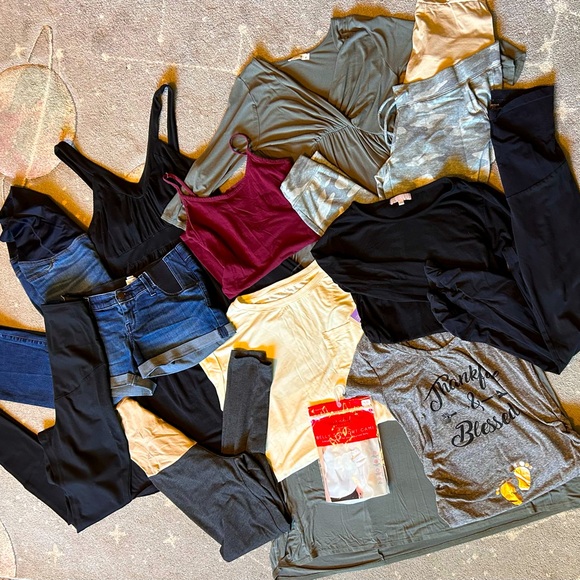 Ingrid & Isabel Tops - Maternity Wardrobe